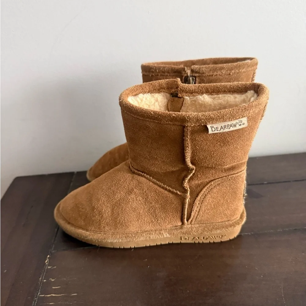 Bearpaw Kids Chestnut Suede Shearling Lined Boots Size 12